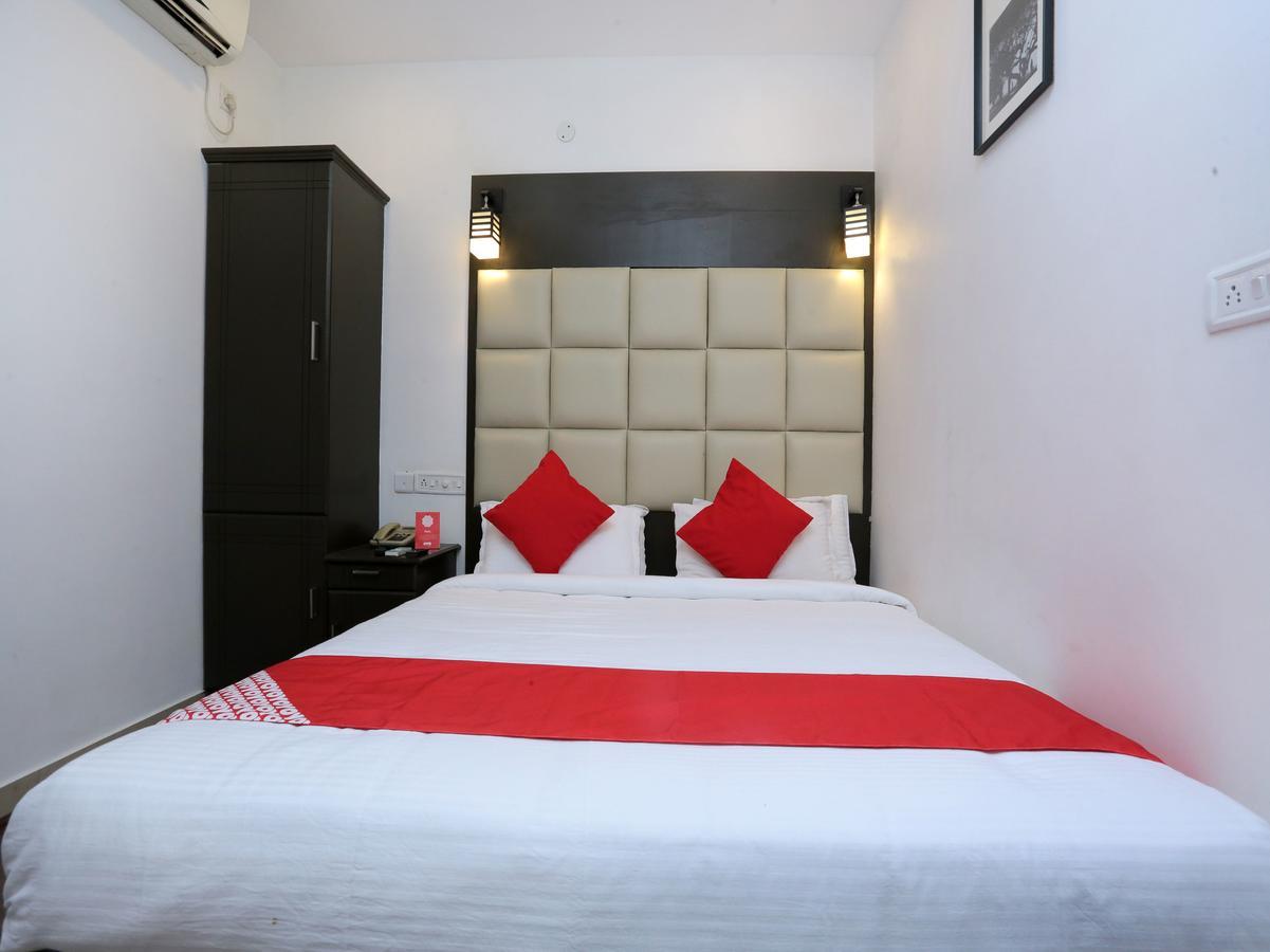Hotel Qube Kochi Exterior photo